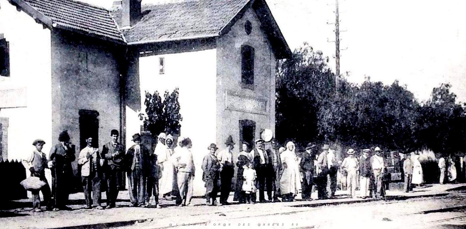 1656- Les Attafs - La gare2.jpg